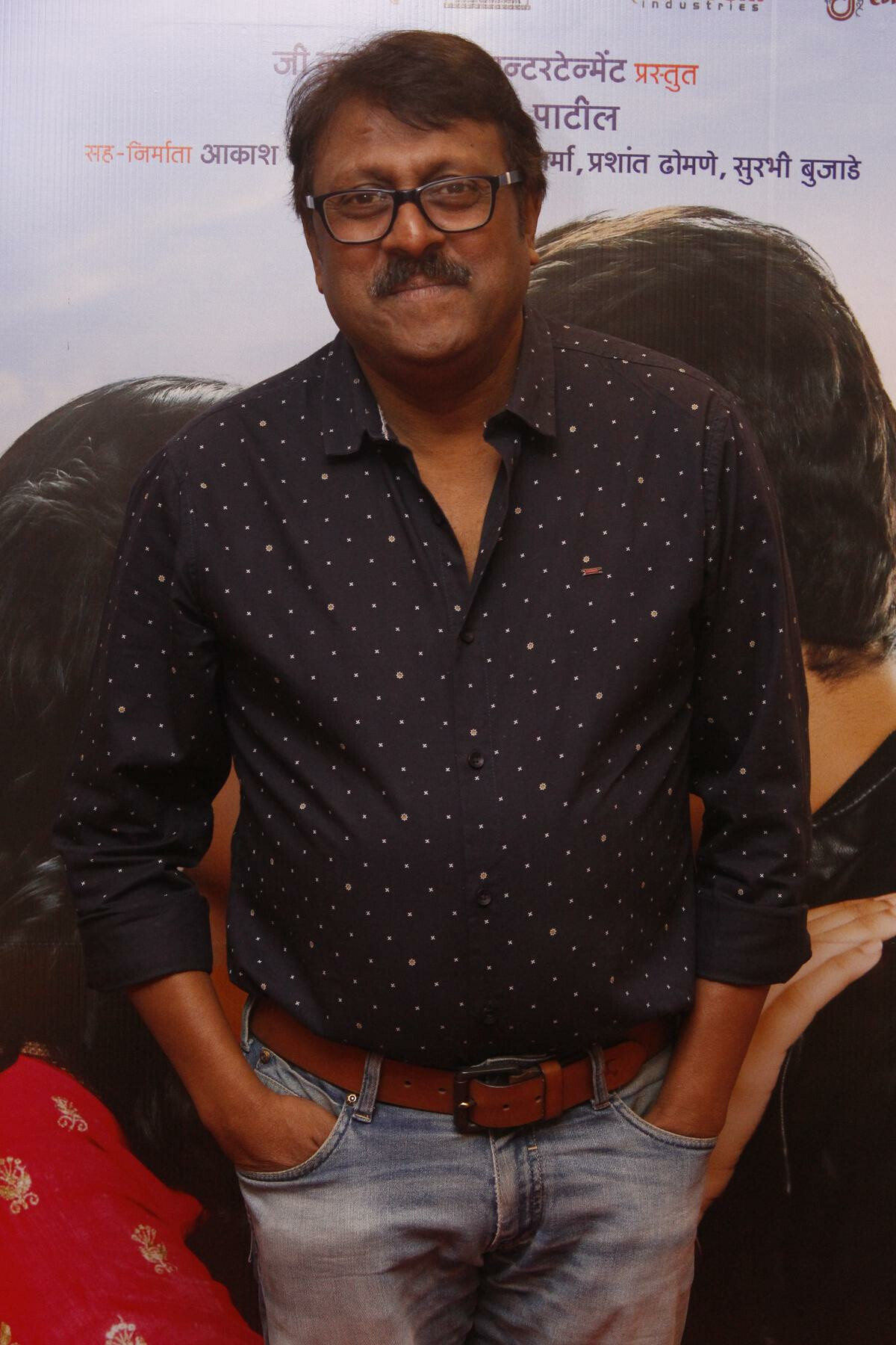 विजय पाटकरांची चक्रम मास्तरकी!