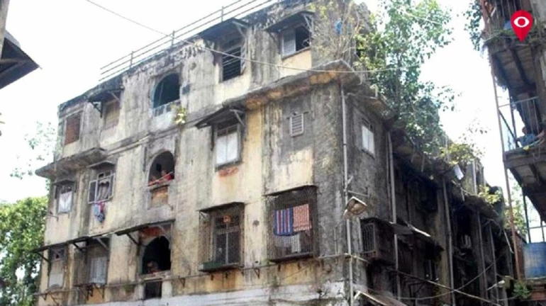 मुंबई में 525 असुरक्षित ,जर्जर इमारतें- सीएम देवेंद्र फडणवीस