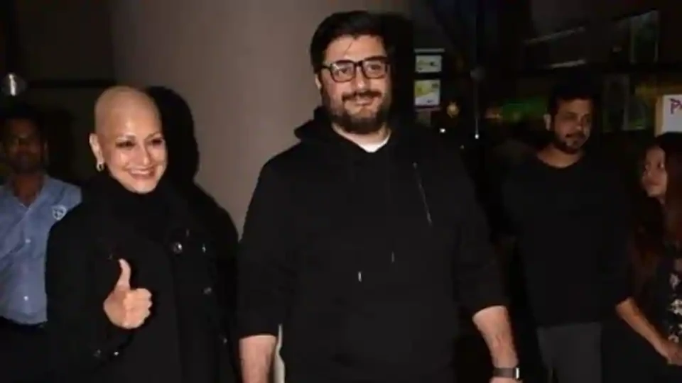 न्यूयॉर्क में इलाज कराने के बाद मुंबई वापस लौटीं सोनाली बेंद्रे