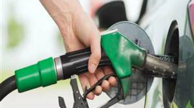 पेट्रोल, डिझेल अडीच रुपयांनी महागले पेट्रोल, डिझेल अडीच रुपयांनी महागले