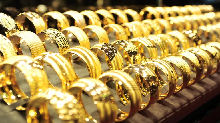 'Au' yeah! Gold gets cheaper by ₹1,000 per 10 gram