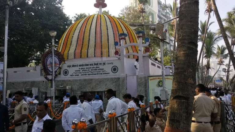 महापरिनिर्वाण दिवस – मुख्यमंत्री देवेंद्र फड़णवीस ने डॉ.बाबासाहेब आंबेडकर को दी श्रद्धांजली महापरिनिर्वाण दिवस – मुख्यमंत्री देवेंद्र फड़णवीस ने डॉ.बाबासाहेब आंबेडकर को दी श्रद्धांजली