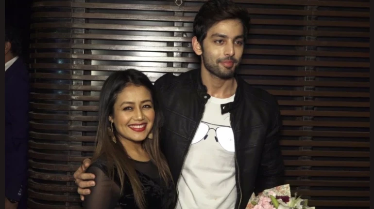 ब्रेकअप की वजह से डिप्रेशन का शिकार हुईं नेहा कक्कड़ ब्रेकअप की वजह से डिप्रेशन का शिकार हुईं नेहा कक्कड़