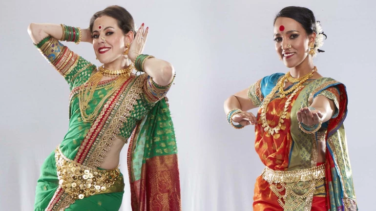 मराठी कार्यक्रमात अवतरल्या विदेशी अप्सरा! मराठी कार्यक्रमात अवतरल्या विदेशी अप्सरा!