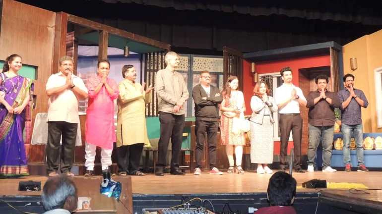 गुरू-राधिकाच्या उपस्थितीत रंगला ‘तेरा दिवस प्रेमाचे’ नाटकाचा रौप्यमहोत्सवी प्रयोग गुरू-राधिकाच्या उपस्थितीत रंगला ‘तेरा दिवस प्रेमाचे’ नाटकाचा रौप्यमहोत्सवी प्रयोग