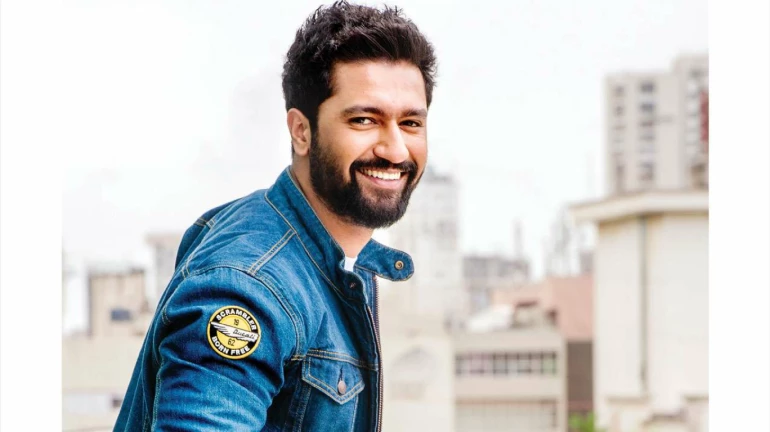 लोकप्रियता के मामले में विकी कौशल ने अजय देवगन जैसे सुपरस्टार को छोड़ा पीछे लोकप्रियता के मामले में विकी कौशल ने अजय देवगन जैसे सुपरस्टार को छोड़ा पीछे