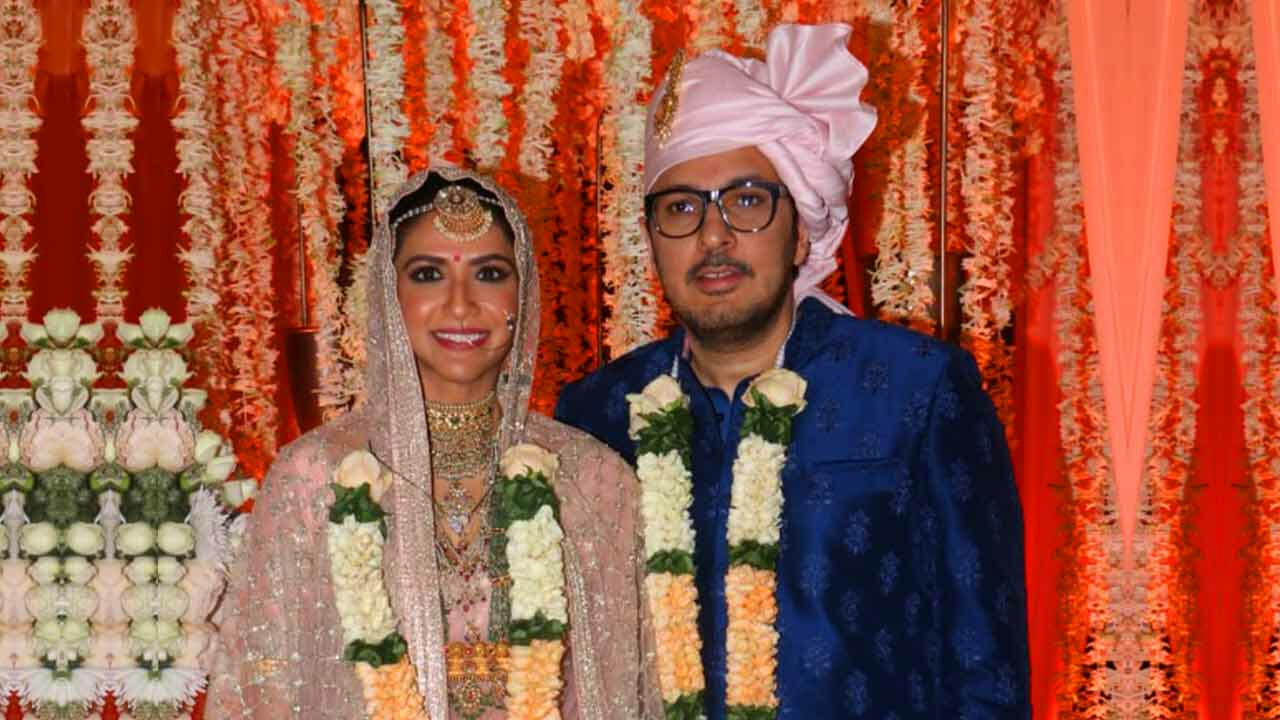 कपिल शर्मा और ईशा अंबानी के बाद प्रोड्यूसर दिनेश विजान ने भी की शादी