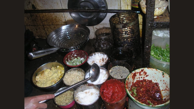 OMG: मुंबई में 74 तो राज्य में 86 फीसदी होटलों में खाना, खतरे से खाली नहीं
