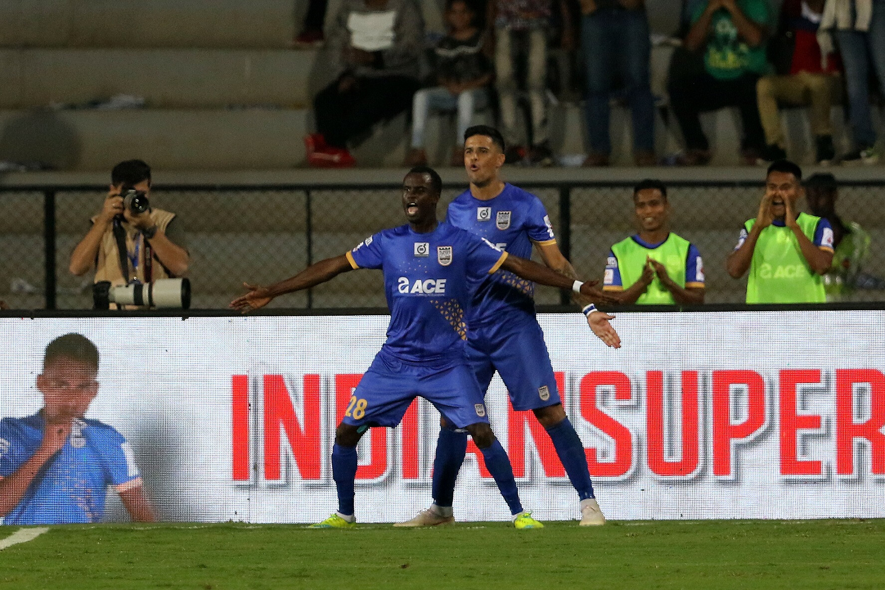 Hero ISL 2018/19: Mumbai City FC hammer six past Kerala Blasters in front of home fans