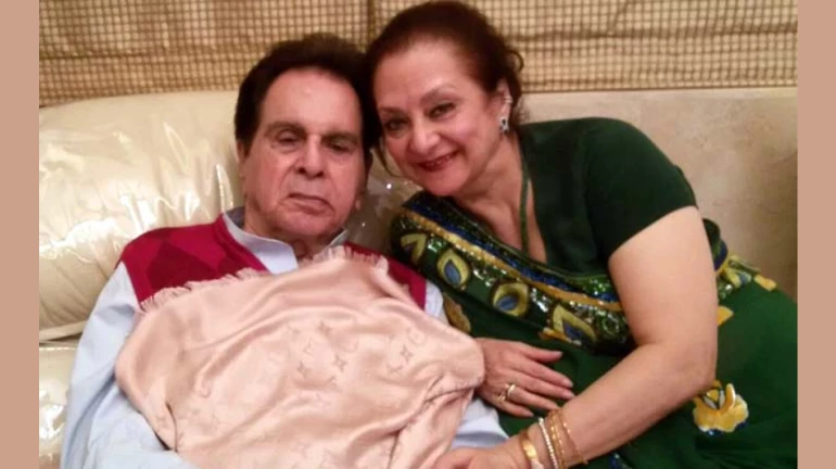 अभिनेत्री सायरा बानो यांनी मागितली पंतप्रधानांकडे मदत अभिनेत्री सायरा बानो यांनी मागितली पंतप्रधानांकडे मदत