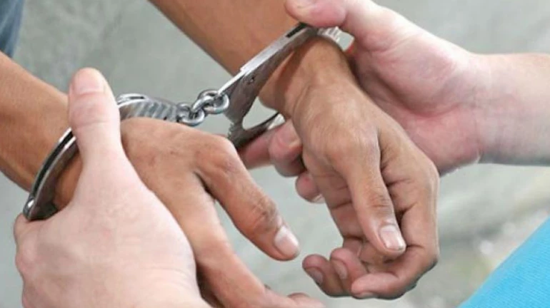 पुलिस कांस्टेबल रिश्वत लेते रंगे हाथ रिश्वत लेते गिरफ्तार