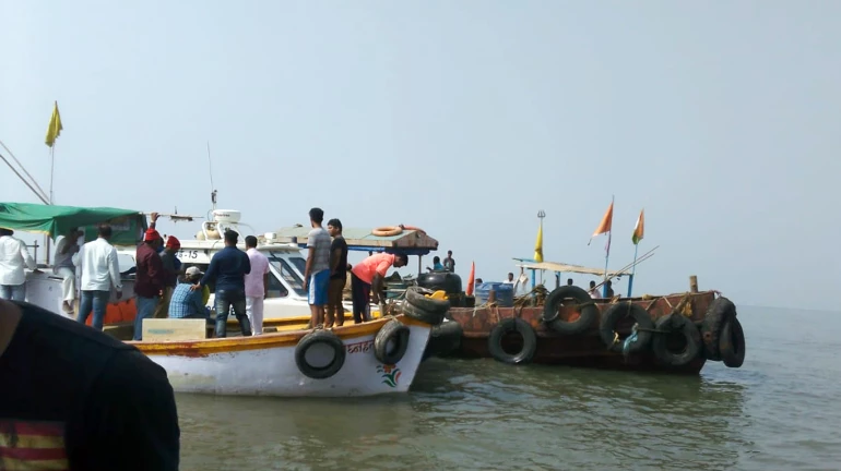 राज ठाकरे मच्छिमारांच्या पाठिशी, समस्या सोडवा नाहीतर, काम बंद पाडू, मनसेचा इशारा राज ठाकरे मच्छिमारांच्या पाठिशी, समस्या सोडवा नाहीतर, काम बंद पाडू, मनसेचा इशारा