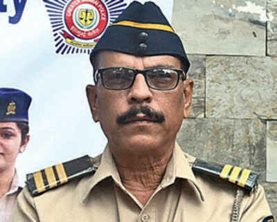 पुलिस विभाग के इस 'सिंघम' को भ्रष्टाचार के खिलाफ आवाज उठाना पड़ा महंगा