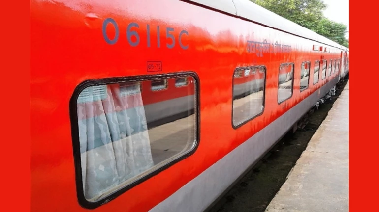 पश्चिम रेल्वेच्या मेल, एक्स्प्रेसमध्ये प्रवाशांना करता येणार शॉपिंग पश्चिम रेल्वेच्या मेल, एक्स्प्रेसमध्ये प्रवाशांना करता येणार शॉपिंग