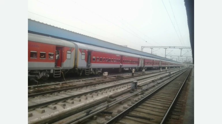 प. रेल्वेवरील अपघातांना बसणार आळा, रुळांत बसवली 'एटीईएस' यंत्रणा प. रेल्वेवरील अपघातांना बसणार आळा, रुळांत बसवली 'एटीईएस' यंत्रणा