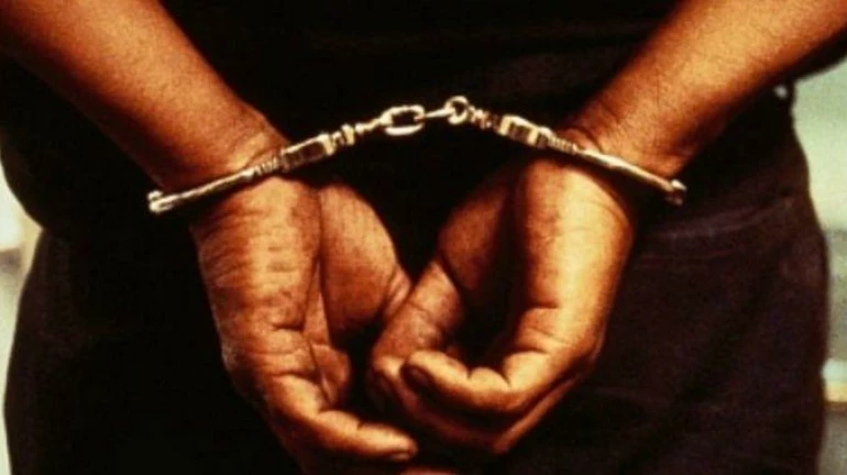 बनावट ड्रायव्हिंग लायसन्स देणारी टोळी गजाआड बनावट ड्रायव्हिंग लायसन्स देणारी टोळी गजाआड