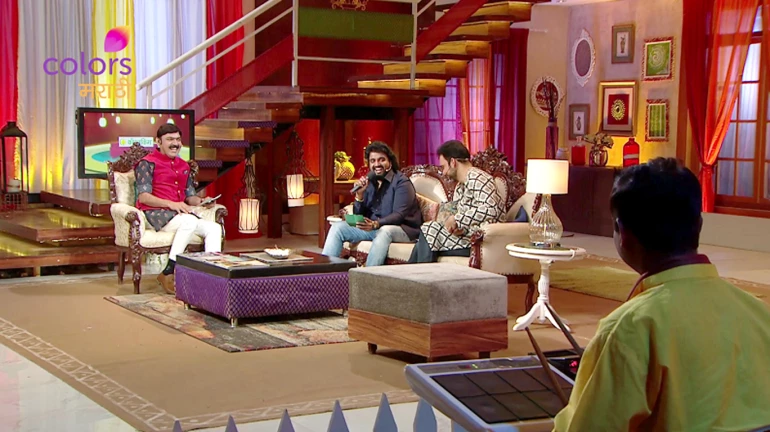 आदर्श-राहुलसोबत मकरंदने रंगवला गप्पांचा फड आदर्श-राहुलसोबत मकरंदने रंगवला गप्पांचा फड