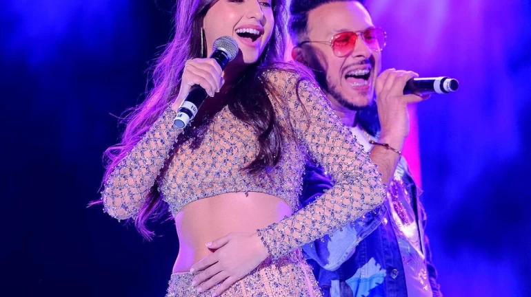 नोरा फतेही ने अरबी ‘दिलबर’ गाने में डांस कर लगाई आग नोरा फतेही ने अरबी ‘दिलबर’ गाने में डांस कर लगाई आग