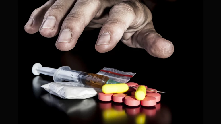 नशेड़ियों की शिकायत करने के लिए पुलिस ने जारी किया खास नंबर नशेड़ियों की शिकायत करने के लिए पुलिस ने जारी किया खास नंबर