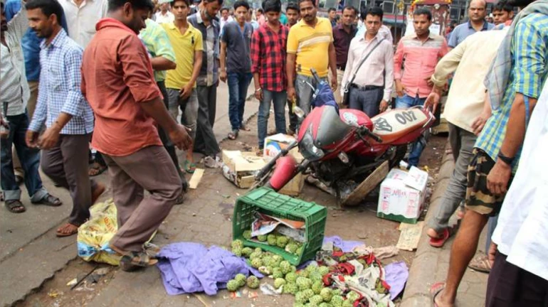 Despite HC's Orders, Mumbai Streets Continue To Overflow With Illegal Hawkers Despite HC's Orders, Mumbai Streets Continue To Overflow With Illegal Hawkers