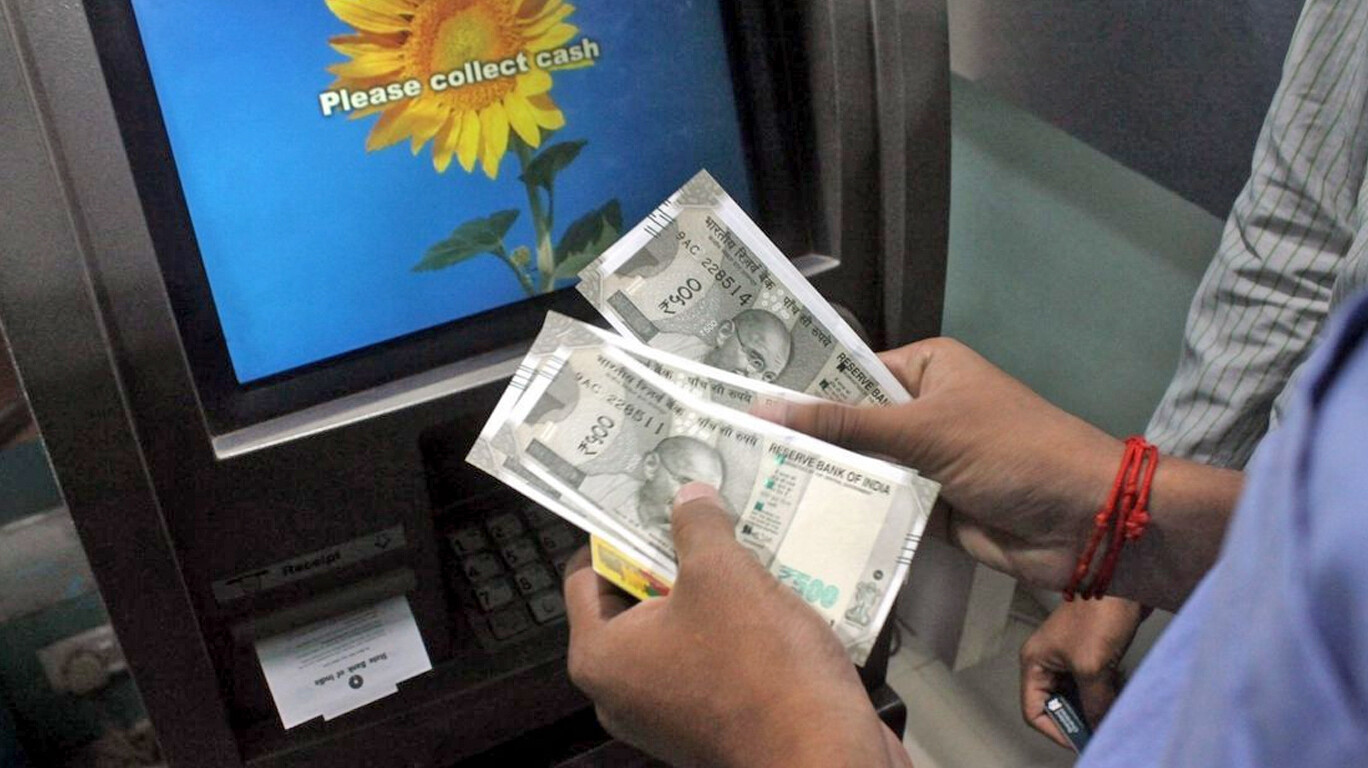 मृताच्या खात्यातून एटीएममार्फत पैसे काढले, चोरट्याला अटक