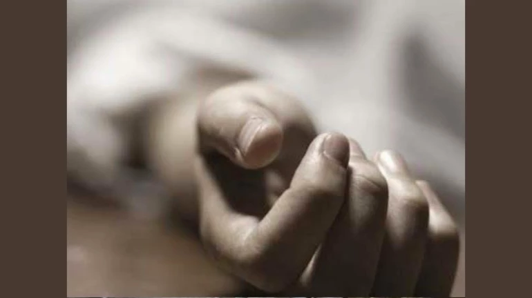 बिल्डिंग से गिर कर व्यक्ति की मौत बिल्डिंग से गिर कर व्यक्ति की मौत