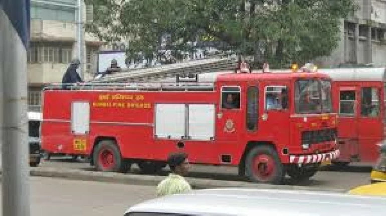 चेंबूर के एस्सल स्टूडियो में लगी आग, कोई हताहत नहीं चेंबूर के एस्सल स्टूडियो में लगी आग, कोई हताहत नहीं