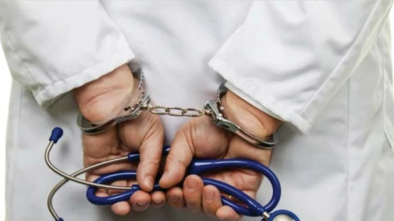 Kharghar Police arrests a fake doctor from a multispeciality hospital in Navi Mumbai Kharghar Police arrests a fake doctor from a multispeciality hospital in Navi Mumbai