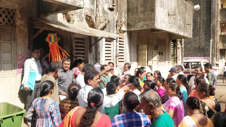 बेस्ट कर्मचाऱ्यांना मेस्मासह घरं खाली करण्याच्या नोटिसा; संप चिघळला बेस्ट कर्मचाऱ्यांना मेस्मासह घरं खाली करण्याच्या नोटिसा; संप चिघळला