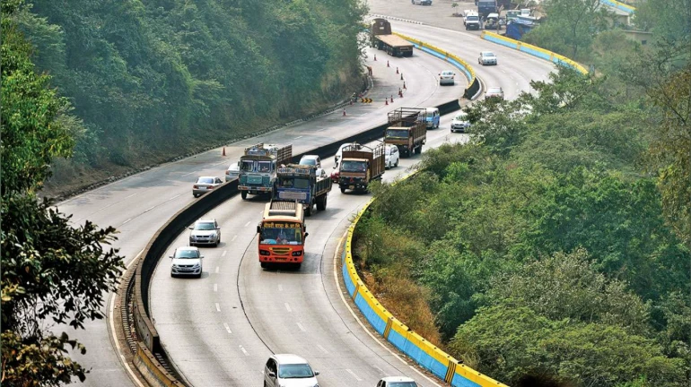 Mumbai-Pune Expressway to shutdown from 12:00 noon to 2:00 pm on Thursday Mumbai-Pune Expressway to shutdown from 12:00 noon to 2:00 pm on Thursday