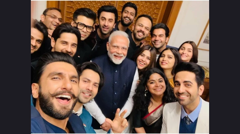 पीएम मोदी से मिलने पहुंचे बॉलीवुड कई सितारे पीएम मोदी से मिलने पहुंचे बॉलीवुड कई सितारे