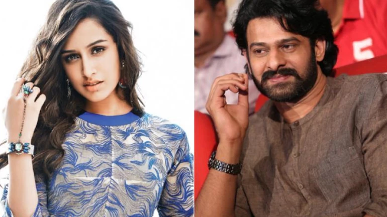 श्रद्धाने केलं ‘बाहुबली’चं तोंड गोड! श्रद्धाने केलं ‘बाहुबली’चं तोंड गोड!