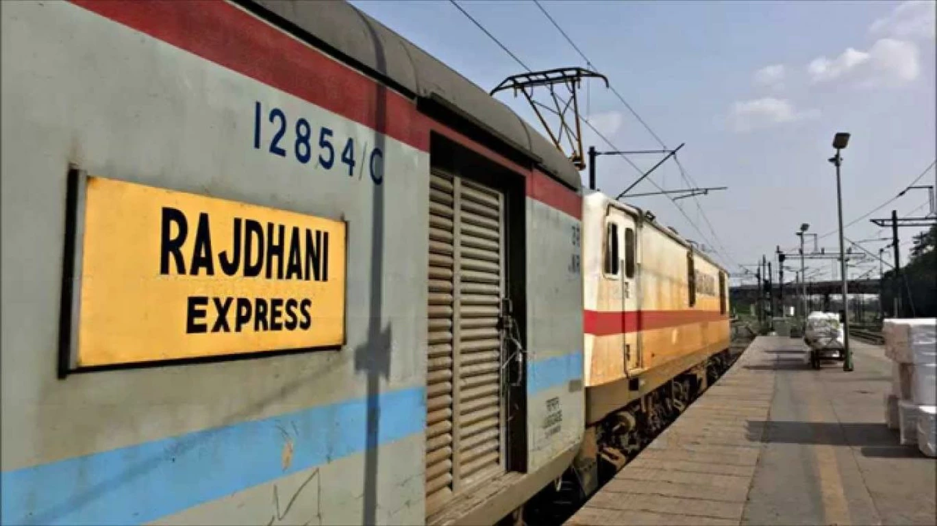 Different Types of Trains 2 The first journey of Mumbai-Delhi Rajdhani Express to begin on January 19