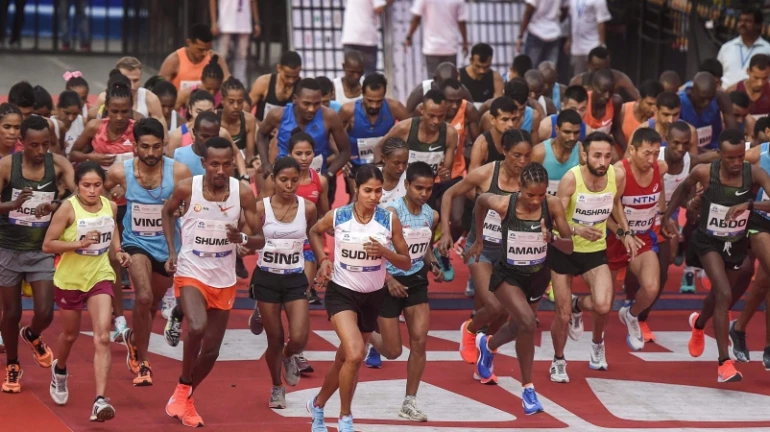 मुंबई मैराथन - 14 लोगों को अस्पताल में किया गया भर्ती मुंबई मैराथन - 14 लोगों को अस्पताल में किया गया भर्ती