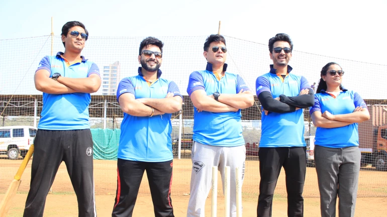 शिवाजी पार्कवर स्वप्नीलच्या बॅटचा जलवा शिवाजी पार्कवर स्वप्नीलच्या बॅटचा जलवा