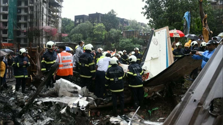 घाटकोपर विमान दुर्घटनाप्रकरणी मनुष्यवधाचा गुन्हा दाखल घाटकोपर विमान दुर्घटनाप्रकरणी मनुष्यवधाचा गुन्हा दाखल