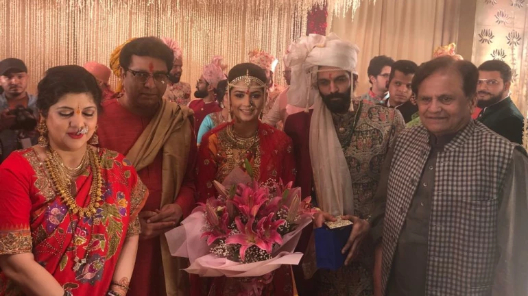 अमित ठाकरे-मितालीच्या लग्नाचं ग्रँड रिसेप्शन अमित ठाकरे-मितालीच्या लग्नाचं ग्रँड रिसेप्शन