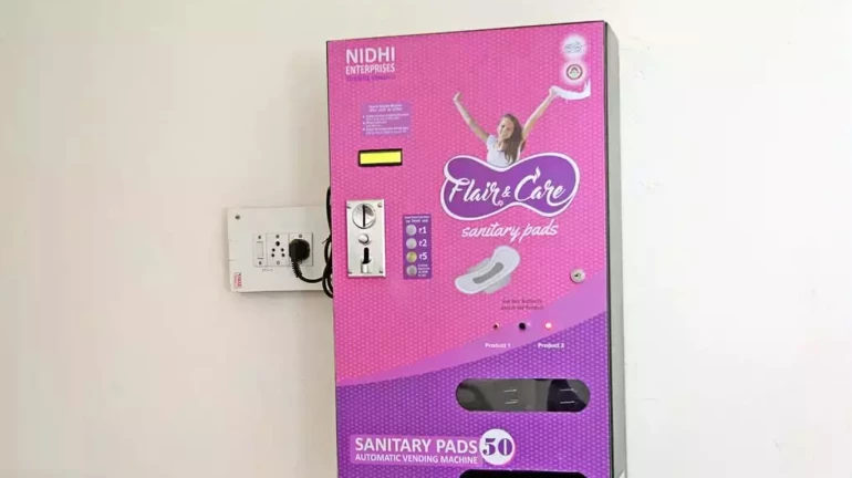 लवकरच सार्वजनिक शौचालयांमध्येही सॅनिटरी नॅपकिन वेंडिंग मशीन