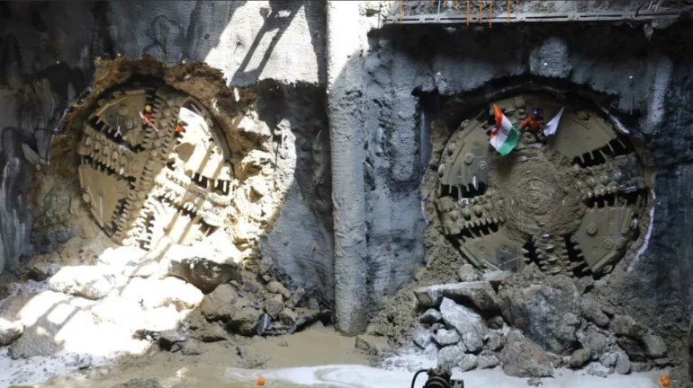Metro-3 work causes cracks in building; MMRC shifts residents to hotels Metro-3 work causes cracks in building; MMRC shifts residents to hotels