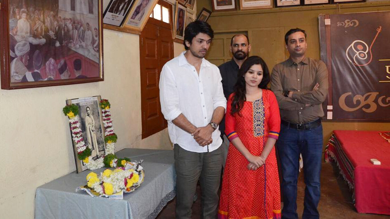 रीअल आणि रीलमधील डॉ. आनंदीबाई जोशी समोरासमोर!