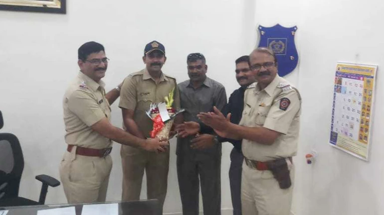 पोलिस आयुक्तांनी घेतली शिपायाच्या कामगिरीची दखल पोलिस आयुक्तांनी घेतली शिपायाच्या कामगिरीची दखल