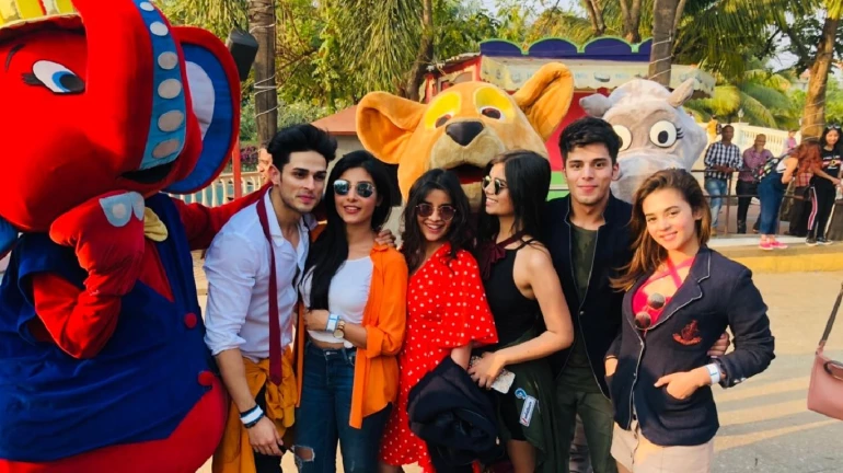 AltBalaji's 'Team Puncch Beat' goes on a picnic to relive college days AltBalaji's 'Team Puncch Beat' goes on a picnic to relive college days