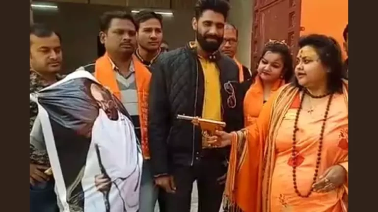 महात्मा गांधी के पुतले पर गोली चलाने वाली महिला के खिलाफ कांग्रेस ने मुंबई में दर्ज कराया केस महात्मा गांधी के पुतले पर गोली चलाने वाली महिला के खिलाफ कांग्रेस ने मुंबई में दर्ज कराया केस