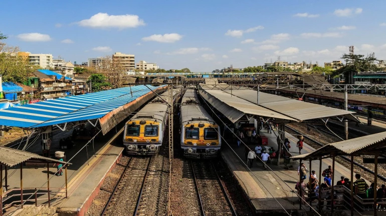 खुशखबर! चार लोकल्सना अतिरिक्त थांबे खुशखबर! चार लोकल्सना अतिरिक्त थांबे