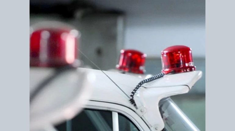 वाहतूक कोंडी आणि टोल वाचवण्यासाठी बनला तोतया कस्टम अधिकारी वाहतूक कोंडी आणि टोल वाचवण्यासाठी बनला तोतया कस्टम अधिकारी