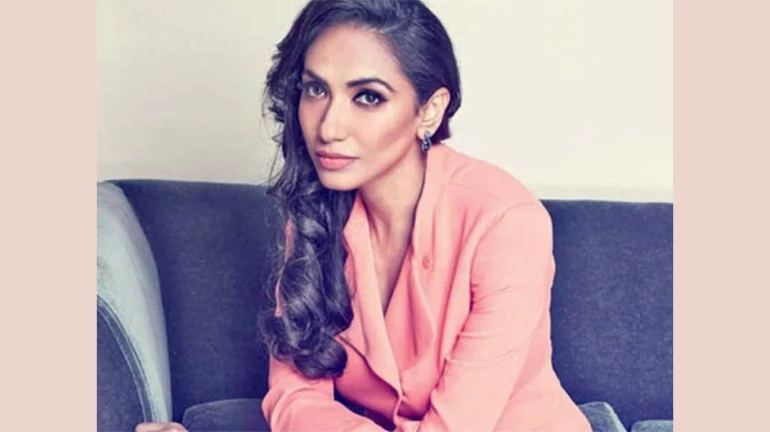 फसवणुकीच्या पैशातून निर्माती प्रेरणा अरोराची उधळपट्टी फसवणुकीच्या पैशातून निर्माती प्रेरणा अरोराची उधळपट्टी