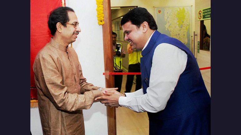 युतीबाबत उद्धव ठाकरेंशी सकारात्मक चर्चा -मुख्यमंत्री युतीबाबत उद्धव ठाकरेंशी सकारात्मक चर्चा -मुख्यमंत्री