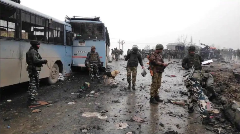 पाकिस्तानी कलाकारांसह कपड्यांनाही भारतात नो एन्ट्री : मनसे पाकिस्तानी कलाकारांसह कपड्यांनाही भारतात नो एन्ट्री : मनसे