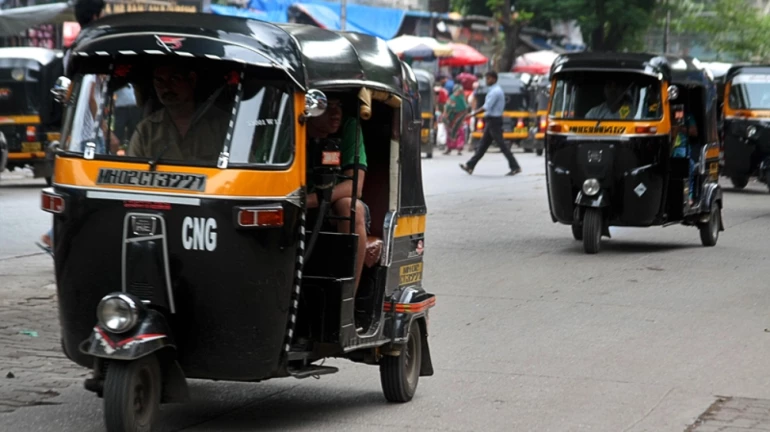 मुंबईत टॅक्सी आणि रिक्षाचालकांना परवान्यासाठी मराठीची सक्ती मुंबईत टॅक्सी आणि रिक्षाचालकांना परवान्यासाठी मराठीची सक्ती