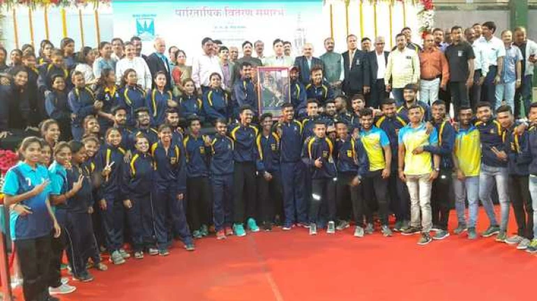 क्रीडा महोत्सवात मुंबई विद्यापीठाची अजिंक्यपदाची हॅट्रीक क्रीडा महोत्सवात मुंबई विद्यापीठाची अजिंक्यपदाची हॅट्रीक